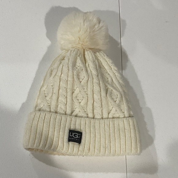 Ugg beanie - Picture 1 of 4